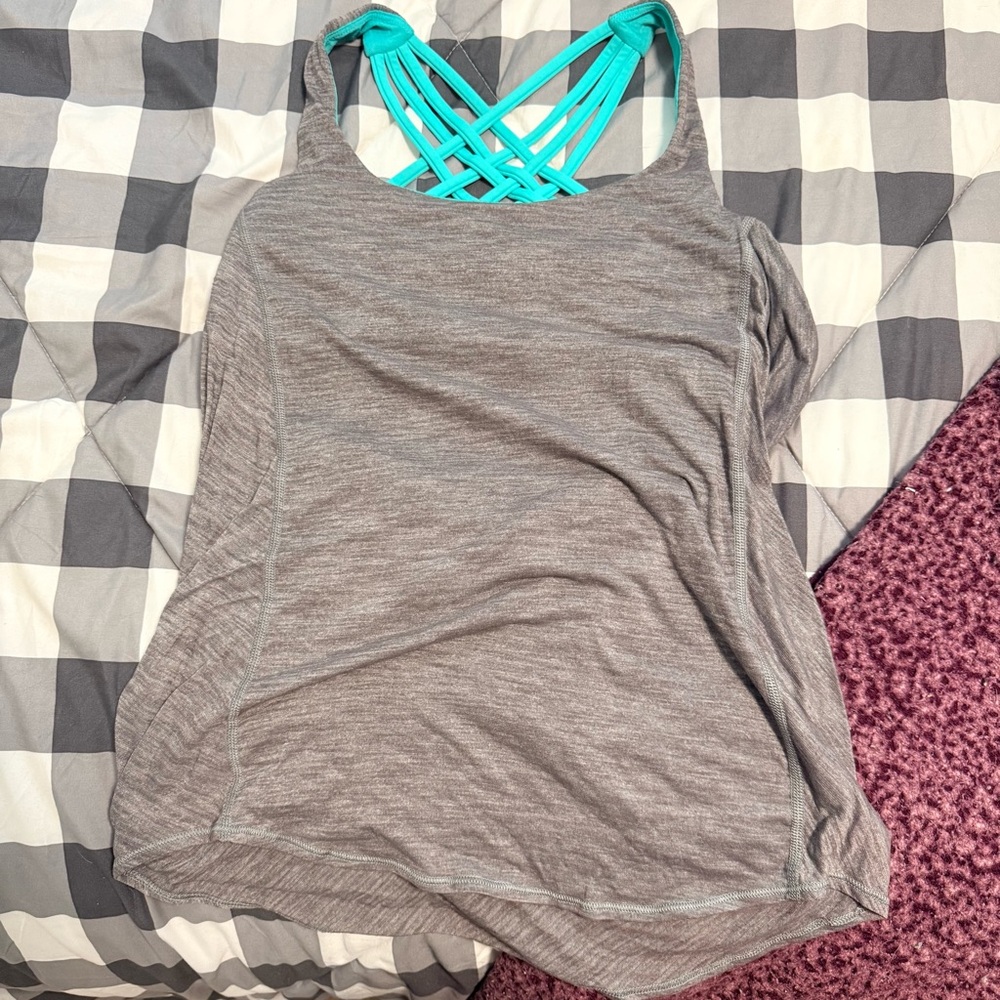 EUC Lululemon Tank with Attached Sports Bra Size 6